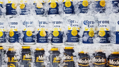 Производитель пива Corona получил понижение рейтинга из-за пошлин Трампа. Акции упали