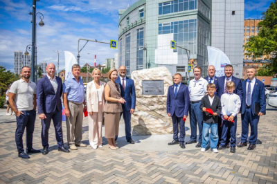 Во Владивостоке начали строить памятник предпринимателям