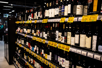 Якубович: для ограничения продажи алкоголя подросткам нужен комплексный подход