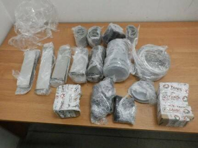 В аэропорту Казани поймали двух пассажиров из Стамбула с партией запчастей для станка