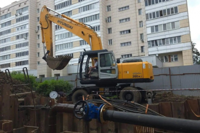 Не труба, а сито: на Чистопольской устранили провал на ветхом коллекторе