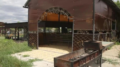 Мангалами для шашлыка на кладбище возмутился имам в Актобе (видео)