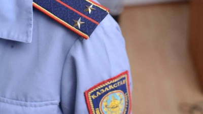 Уволенных со скандалом полицейских отказались возвращать на службу в Алматинской области