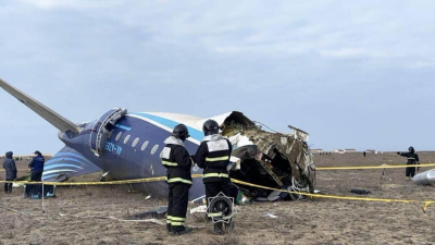 Взрыв баллона в самолете AZAL: в Минтранспорта объяснили, откуда появилась информация