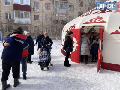 Соседи встретили первый день Наурыза за дастарханом