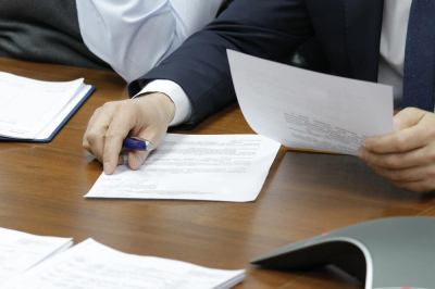 Агентство по делам госслужбы рекомендовало освободить от должности участвовавшего в драке чиновника в Туркестанской области  