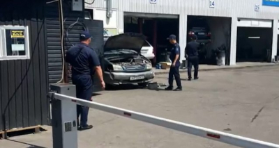 Полиция Алматы провела рейд в одном из торговых центров и наказала 38 человек