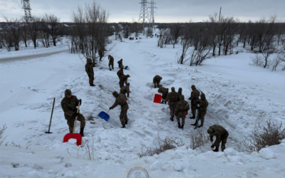 Водоотводные каналы чистят от снега в Актобе