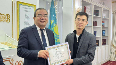 В литературном клубе "Алқа" обсудили влияние ИИ на литературу