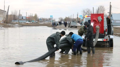 Около 3,8 тыс. тонн гумпомощи собрано для пострадавших от паводков в Казахстане