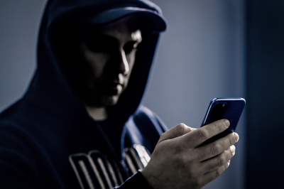 Россиян начали массово обманывать через &laquo;обратный NFC&raquo;