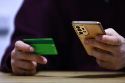 Россиян предупредили о начале контроля за банковскими переводами