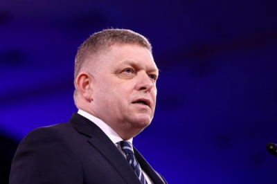 Фицо в ночь на 1 мая отработал смену грузчиком по доставке хлеба в магазины и больницы в знак уважения к людям труда