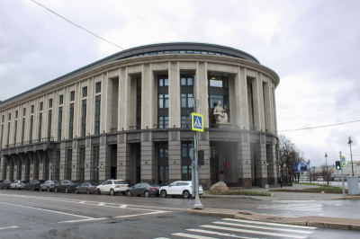 Бывший начальник отдела полиции в Петербурге получил 8 лет за посредничество во взятке