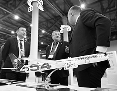 Российские фрегаты совершили дружественный визит в китайский порт Чжаньцзян