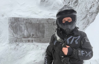 Полпред Жога совершил восхождение на легендарный перевал Дятлова