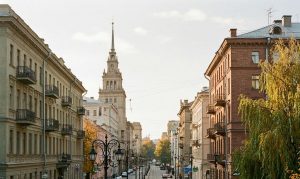 Киев встал в пробках: мосты через Днепр перекрыты, квартиры массово сдают