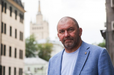 «Вся страна жила так, будто нет войны»: политолог Казаков — о панике среди ЛОМов, вассалах Трампа и новой парадигме конфликта