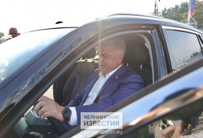Наиль Магдеев порулил «Москвичом» и дал старт гонке лучших водителей автобусов