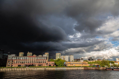 Желтый уровень опасности продлен в Московском регионе из-за грозы