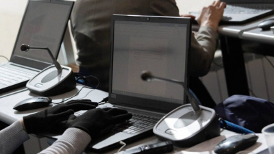 В Госдуме предложили защитить работников от увольнений из-за внедрения ИИ 27/05/2026 – Новости
