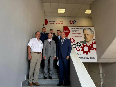 Коробченко открыл в КНИТУ-КХТИ лабораторию вакуумных насосов и агрегатов