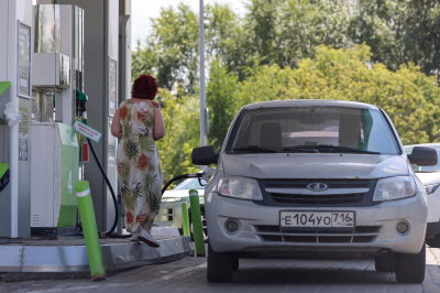 Заправки Казани все ещё страдают от отсутствия бензина, но очереди стали меньше