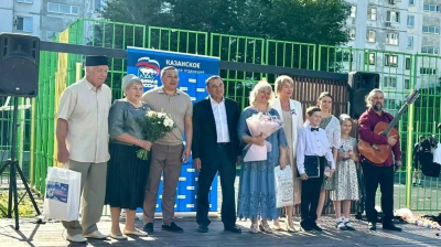 Единороссы поздравили жителей Ново-Савиновского района с Днем семьи