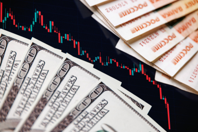 Биржевой курс евро подешевел до 83,2 рублей, доллар — ниже 73