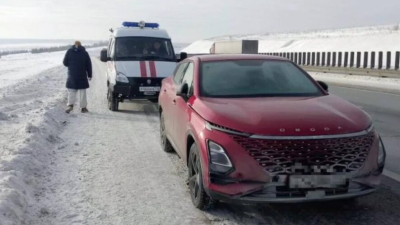 В Татарстане спасатели помогли семейной паре, застрявшей в мороз в заглохшем на трассе авто 25/01/2026 – Новости