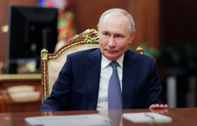 Песков рассказал в каких условиях Путин может встретиться с Зеленским вне Москвы