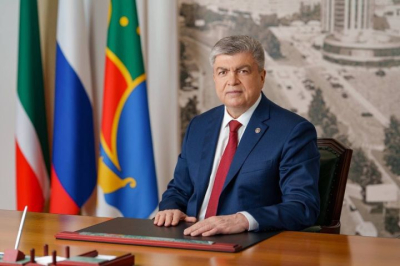 Наиль Магдеев поздравил женщин Набережных Челнов с 8 Марта
