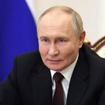 Путин: ключевая ставка в России должна снижаться